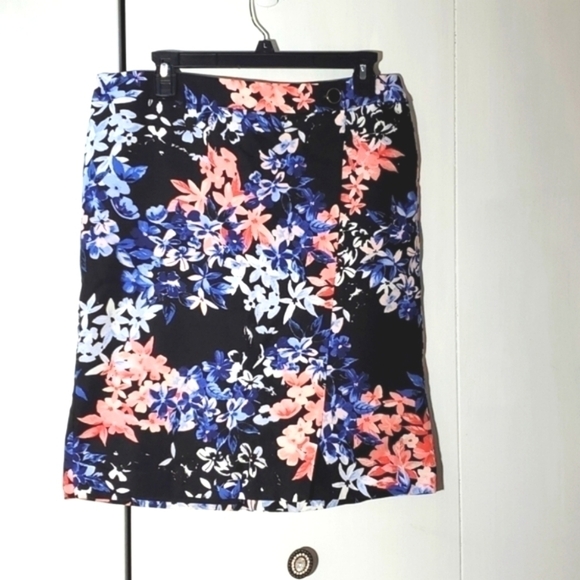 Talbots- Black Floral Vibrant Colors Skirt w/Zip Mod Artsy Sz.12P - Picture 1 of 6
